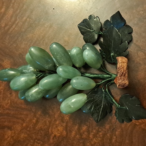 Large vintage green jade grapes in excellent condition - Picture 3 of 4